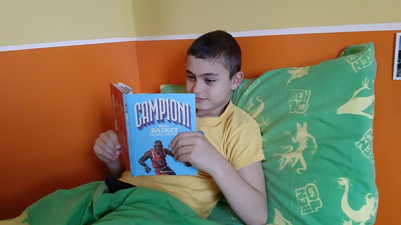 ALEX 4C.jpg - Campioni del basket di eri e di oggi... Non c'è niente di più bello che leggere un libro prima di dormire - Alex 
IV C Ciari